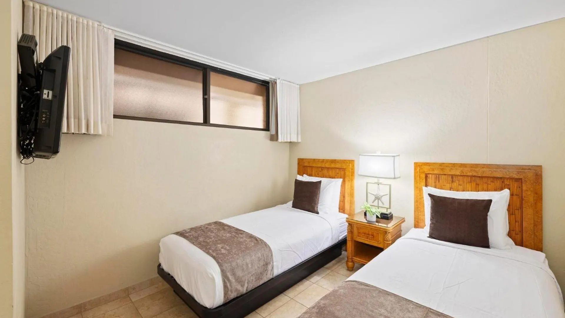 Дом отдыха Kaanapali Shores 223 Кахана